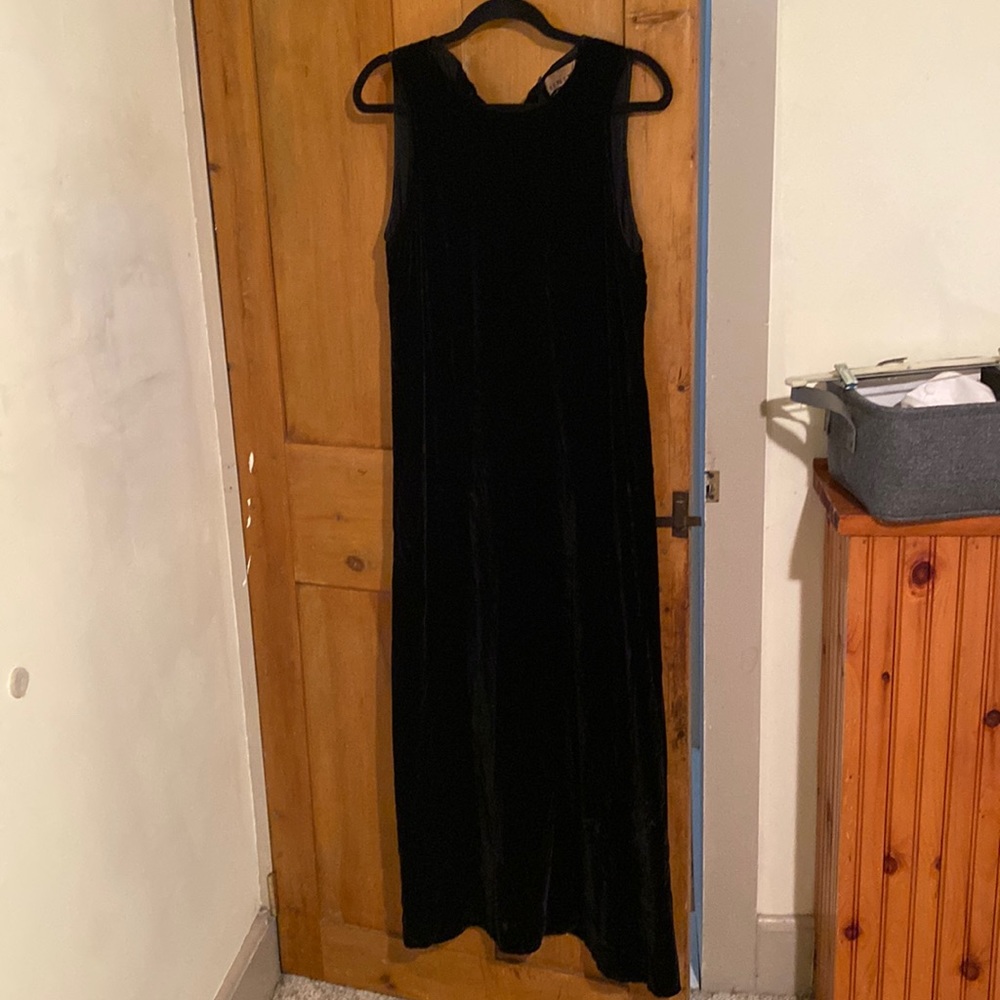Finity naturals size medium black velvet long dress